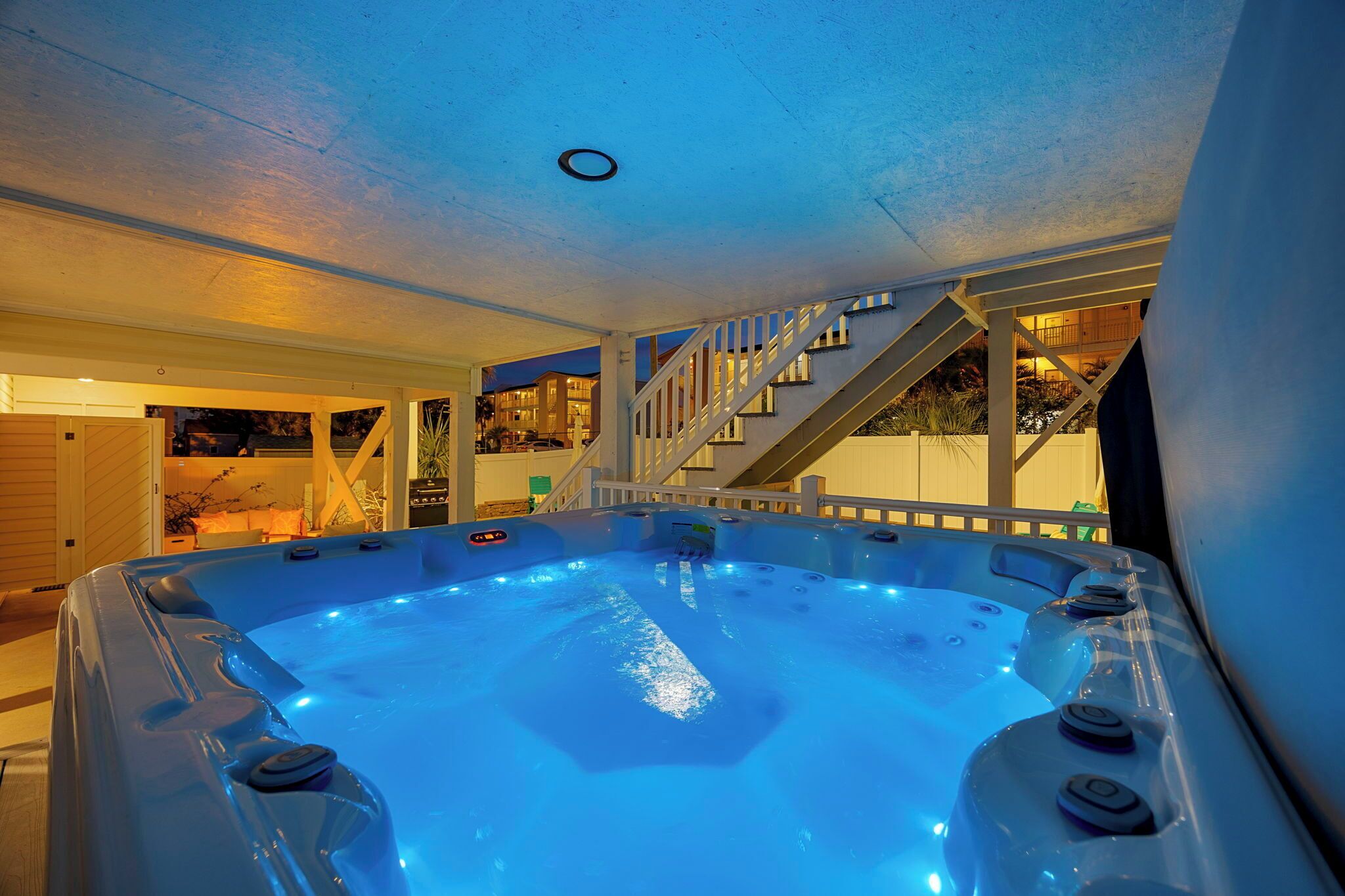 Tina de hidromasaje al aire libre