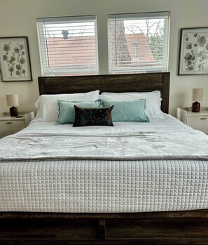 3 habitaciones, tabla de planchar con plancha, cuna de viaje y wifi