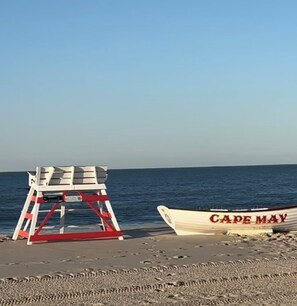 Beach - Sleeps 8! 3bed/2bath AC/WiFi/SunsetViews! OWNER ASTHMATIC so No pets/No smoking! (Cape May)