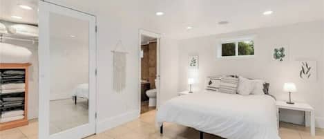 1 bedroom, WiFi, bed sheets