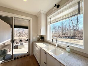 Interior - EAA - Spacious 5-bedroom, 3.5 bath house (Fond du Lac)