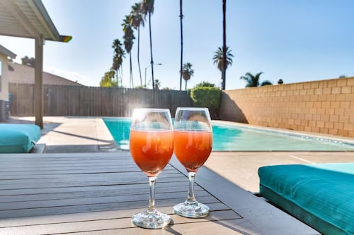 Shalimars Serenity, Spacious Pool, Jacuzzi,Games, Massage Chair, Patio Furniture