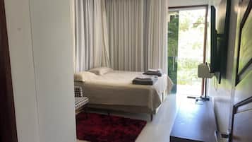 6 bedrooms, iron/ironing board, travel crib, WiFi