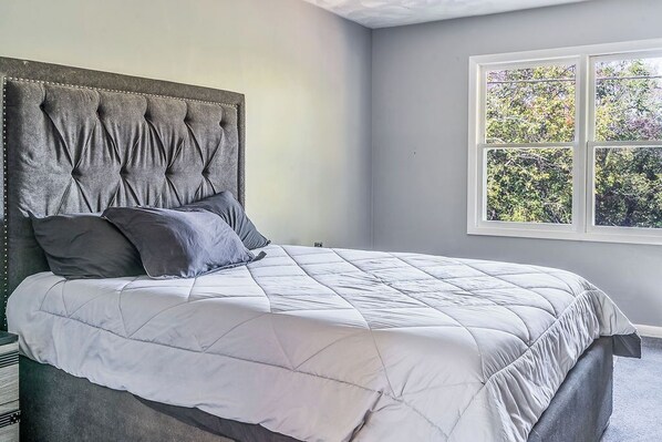 4 bedrooms, free WiFi, bed sheets