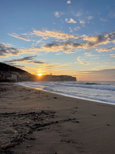 EXCEPTIONAL LOCATION, 50 M FROM THE BEACH, 3-ROOM APARTMENT 