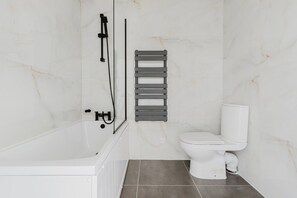 Hårtørrer, håndklæder