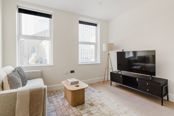 Télévision, chaîne hi-fi