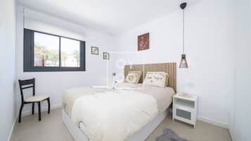 3 bedrooms, desk, free WiFi, bed sheets