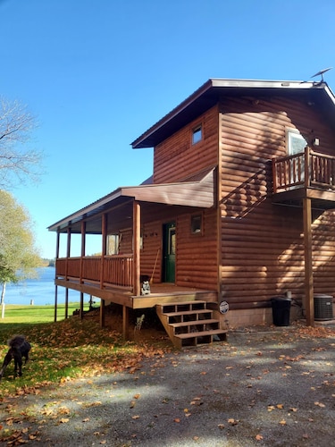 Rock Lake Retreat: Spring Awakens: Watch Nature Bloom at Rock Lake!