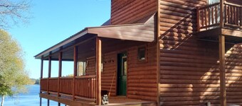 Rock Lake Retreat: Sun, Water & Relaxation – The Ultimate Summer Escape!