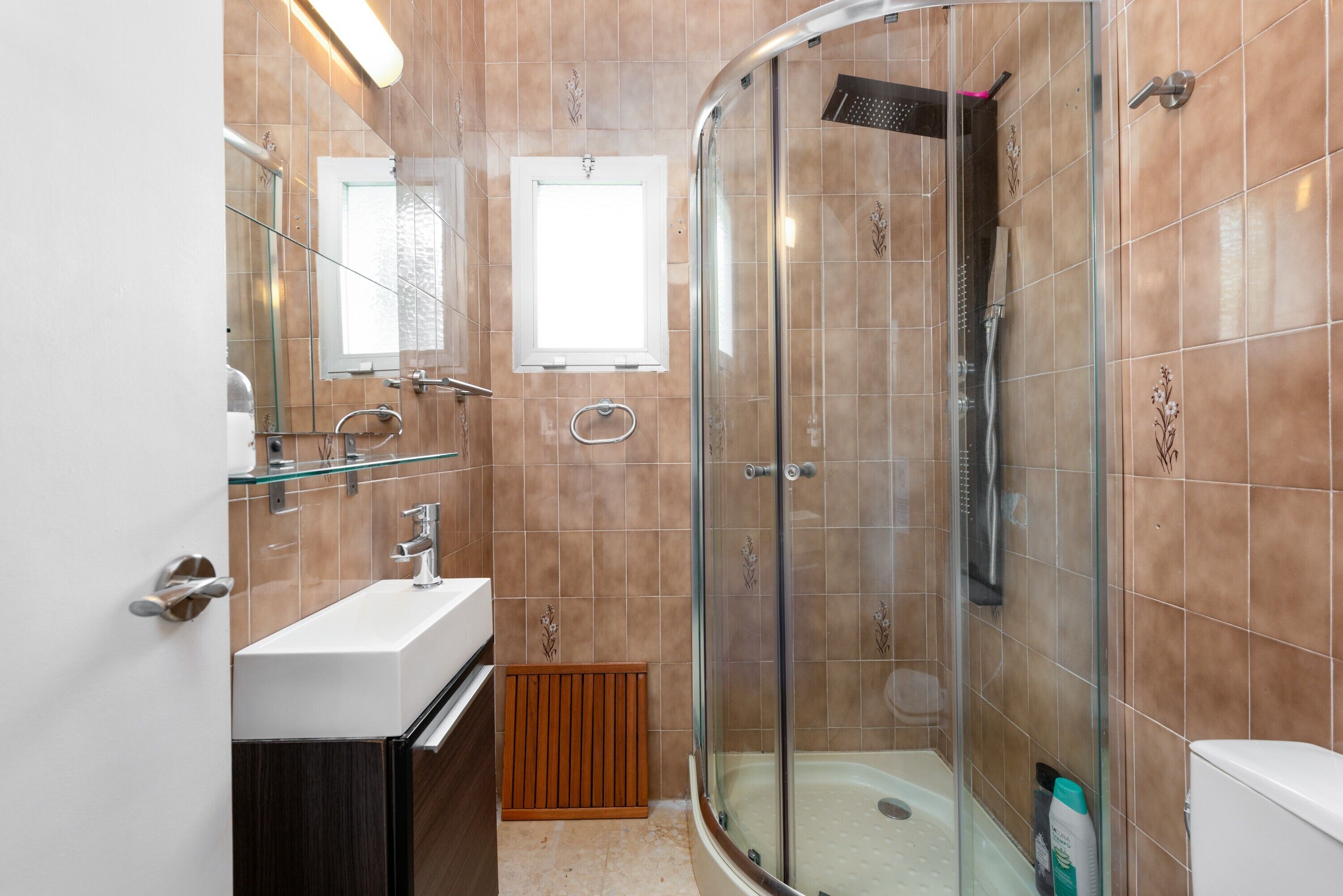 Dusche, Haartrockner, Handtücher