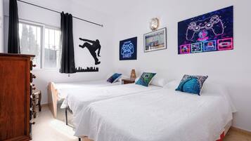 3 bedrooms, iron/ironing board, free WiFi, bed sheets