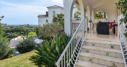 Villa 'Las Cancelas' with sea views, private pool and Wi-Fi