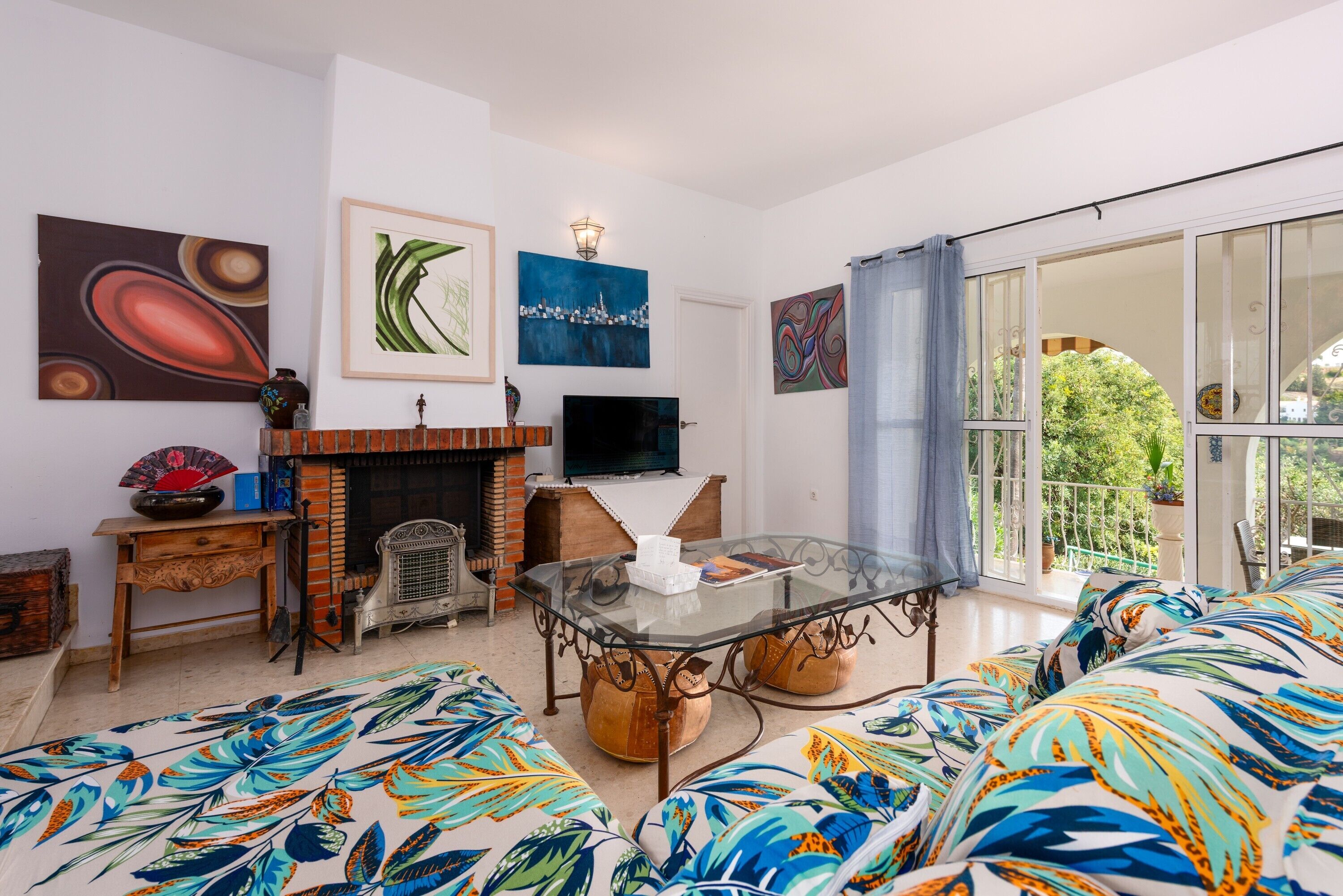 Televisión, chimenea