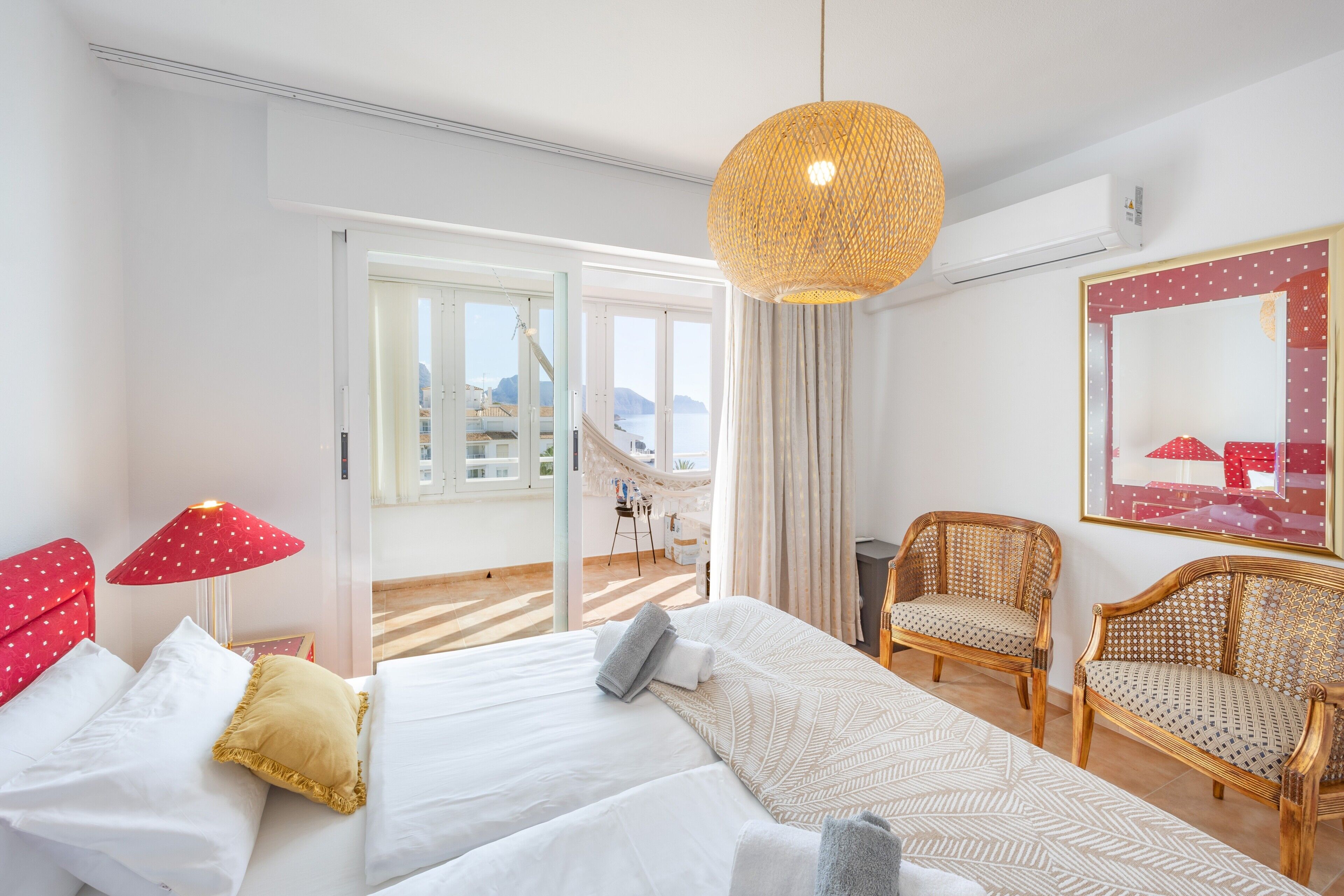 3 habitaciones, tabla de planchar con plancha y wifi gratis 