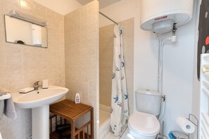 Doccia, asciugacapelli, asciugamani