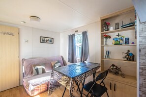 Interior - Mobile home in La Tremblade – Private garden, terrace, playground, and shared pool (La Tremblade (17390))