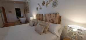 5 bedrooms, iron/ironing board, free WiFi, bed sheets