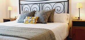 5 bedrooms, iron/ironing board, free WiFi, bed sheets