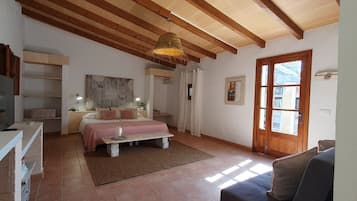 5 makuuhuonetta, silitysrauta/-lauta, ilmainen Wi-Fi, vuodevaatteet