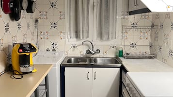 KĂŒhlschrank, Mikrowelle, Ofen, Herdplatte