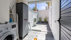 Interior - ALMAr holiday house (Quartu Sant'Elena)