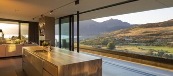 Falconridge - Architectural dream home on Jacks Point golf course