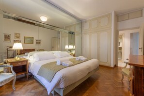3 bedrooms, desk, iron/ironing board, WiFi
