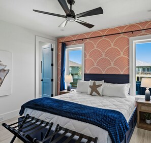 8 bedrooms, desk, free WiFi, bed sheets