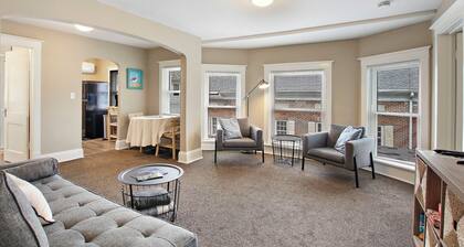 The Flats of Lake Geneva- Suite 1- Central downtown location, perfect for couples!