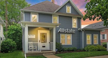 The Flats of Lake Geneva- Suite 1- Central downtown location, perfect for couples!