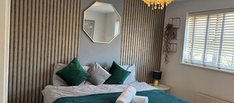 Deluxe Stylish Cantebury Home