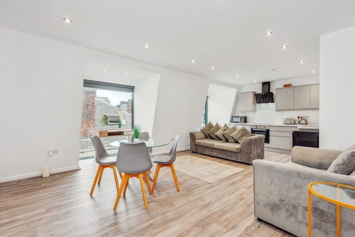 Apartment, 2 Bedrooms | Living area
