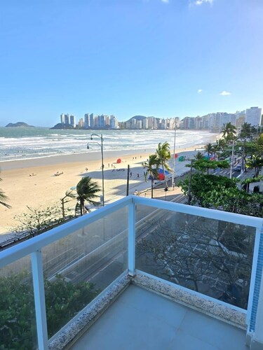 Apartment with sea view in Pitangueiras, incredible view, 1 parking space 