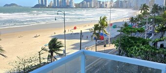 Apartment with sea view in Pitangueiras, incredible view, 1 parking space 