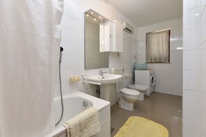 Bathroom - Apartment 2372/141542 (Istria - Presika), 5000m from the beach (Presika)