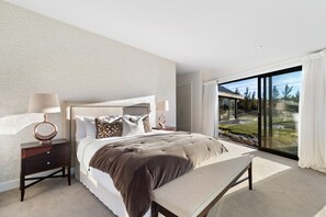 3 habitaciones, tabla de planchar con plancha, internet y ropa de cama 