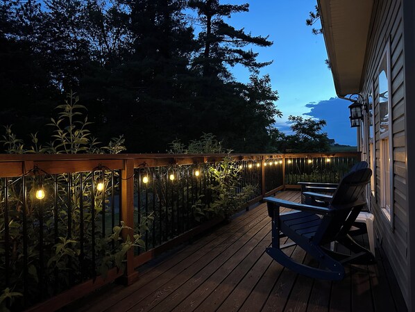 Terrace/patio - New: Charming and Cozy, Great Value! (Swanton)