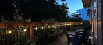 New: Charming and Cozy, Great Value!