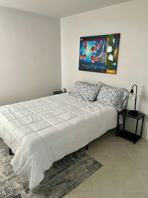 3 عدّة غرف نوم ومكواة/لوح كي وواي فاي مجانًا وملاءات أسرّة