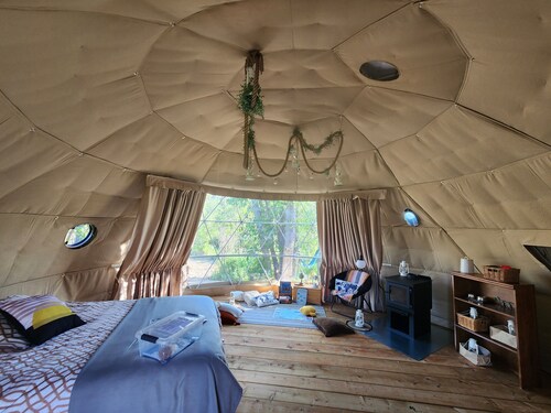 #D4 Badlands Bunker Dome-1 Queen bed -Pet friendly