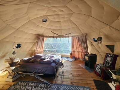 #D5 Nordic Nook Dome- 1 King Bed -No pets please