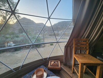 #D6 Sahara Sunset Dome- King Suite -Pets welcome