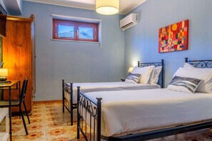 4 bedrooms, in-room safe, desk, iron/ironing board - Open Horizon - Short Rent (Zafferana Etnea)