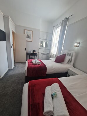Room 4- First Floor Twin/King En-suite | 무료 WiFi
