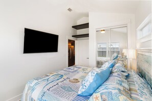 2 bedrooms, free WiFi, bed sheets - Special Shell features 2BD/2BA w/private, fenced yard, swim spa, outdoor fireplace! (Port St. Joe)