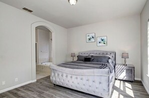 4 bedrooms, WiFi