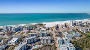 Beach nearby - Private Balcony & Community Pool - TLC Beach Escapes - Roelens (Fort Myers Beach)