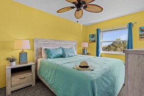 2 bedrooms, iron/ironing board, free WiFi, bed sheets - Private Balcony & Community Pool - TLC Beach Escapes - Roelens (Fort Myers Beach)