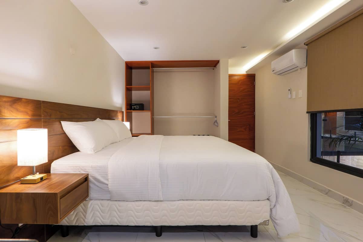 1 bedroom, hypo-allergenic bedding, memory-foam beds, minibar